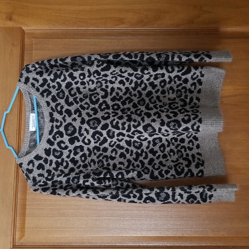 Womens Liz Claiborne Cheetah Sweater Size Small Animal Print Fall Cozy